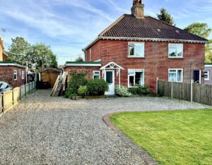 DEREHAM ROAD, EASTON, NR9 5EH